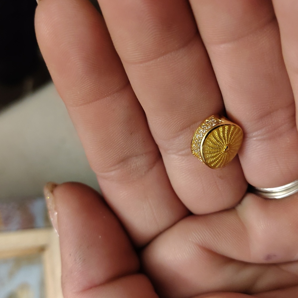 Sun charm bead gold